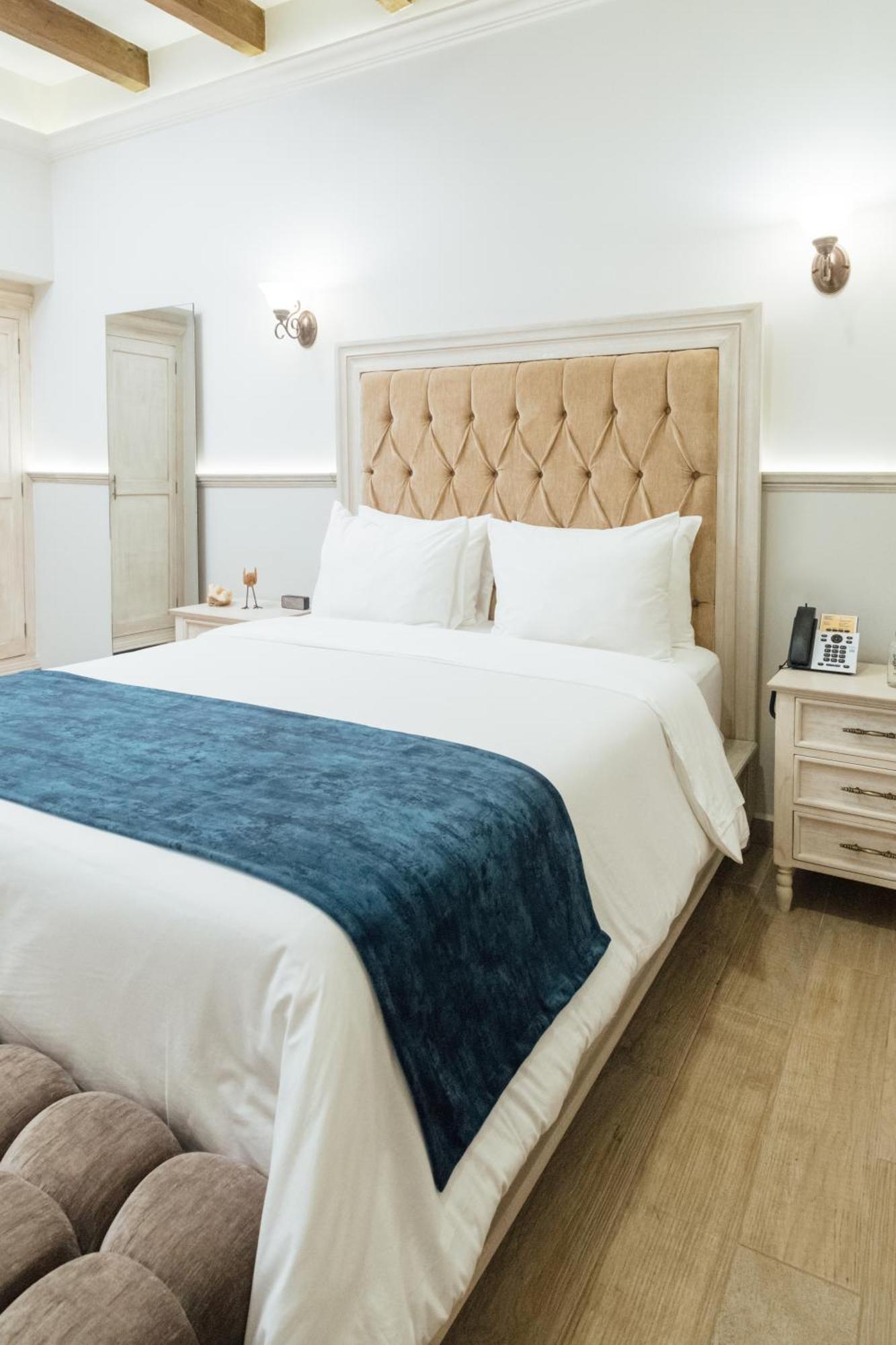 Royalty Hotel 4*